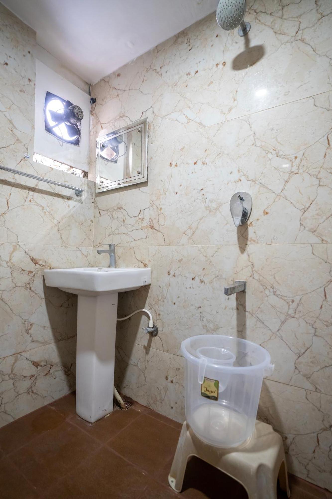 hotel Vyshak residency Májszúr Kültér fotó